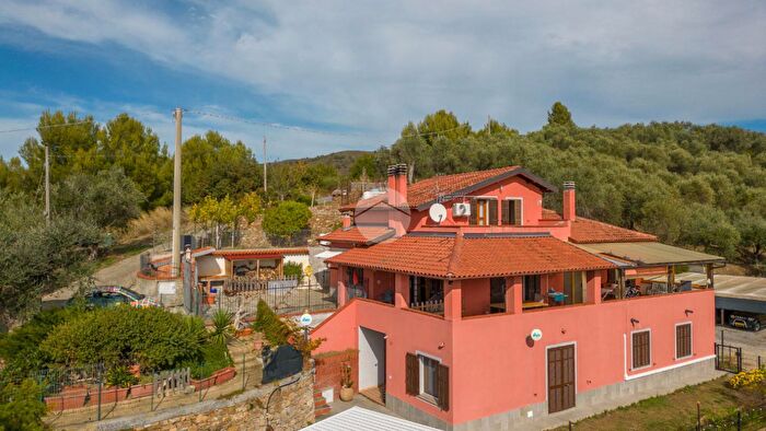 Casa con 5 locali in vendita in Via Don Luigi Orengo, Imperia