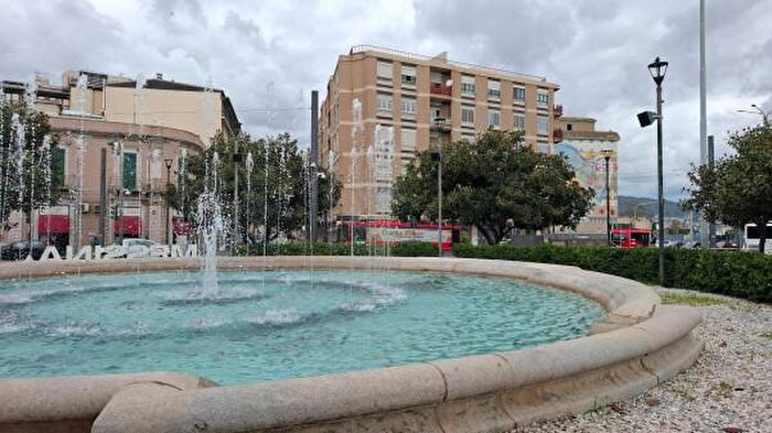 Appartamento quadrilocale in vendita in Via Settembre, Messina