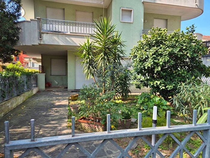 Appartamento trilocale in affitto in Paese, Riccione