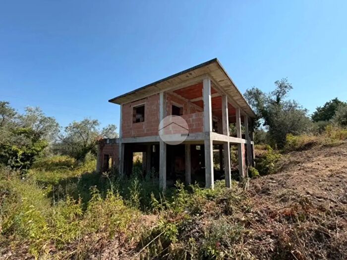 Casa con 5 locali in vendita in Strada Sant'Andrea, Fara In Sabina