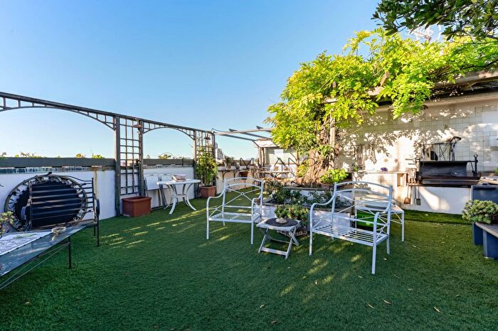 Appartamento con 5 locali in vendita in Via Melchiorre Gioia a, Milano