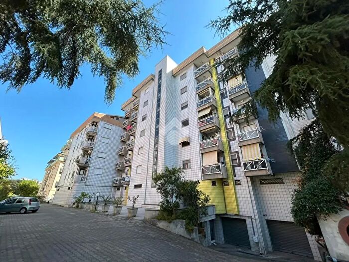Appartamento quadrilocale in vendita in Via Livatino, Cosenza