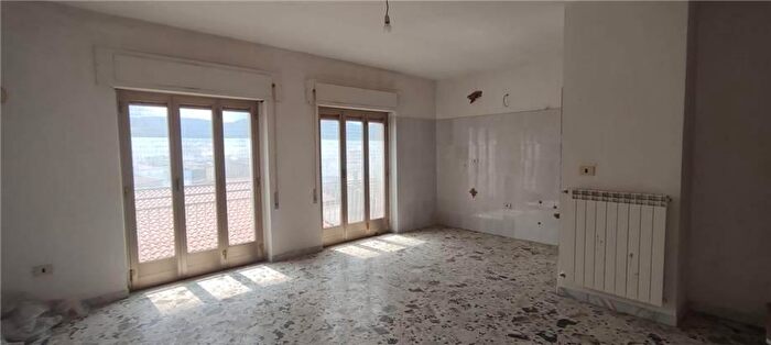 Casa con 14 locali in vendita in San Nicandro Garganico