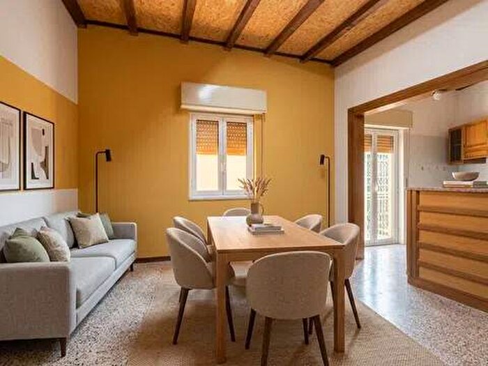 Appartamento trilocale in affitto in Via De Carlo, Adrano
