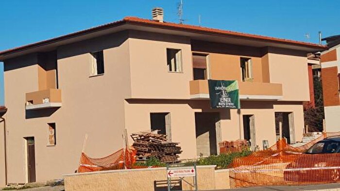 Appartamento quadrilocale in vendita in Via Tiberina, Deruta