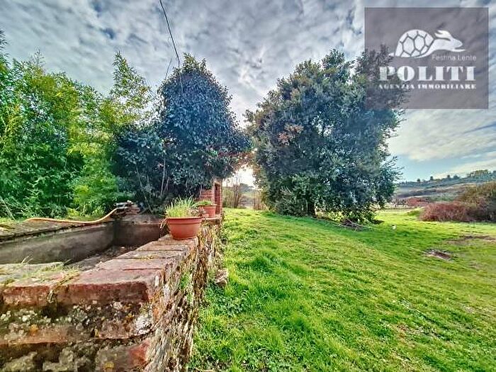 Casa con 6 locali in vendita in Via Val dOrme, Empoli