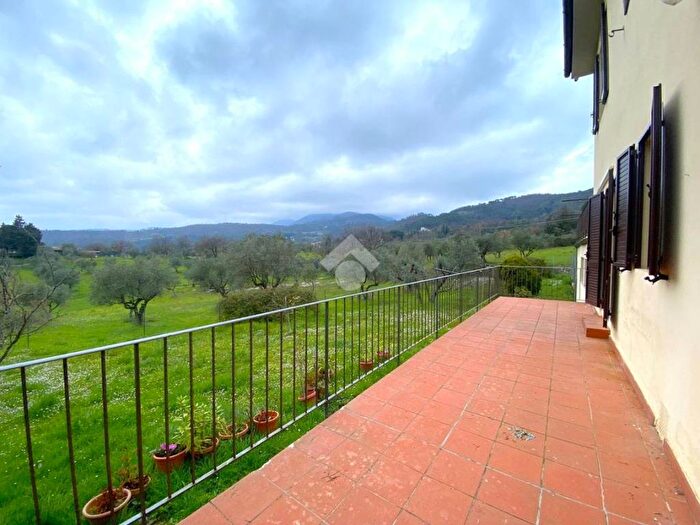 Appartamento quadrilocale in affitto in Via di Cerreto e Solano, Figline, Prato