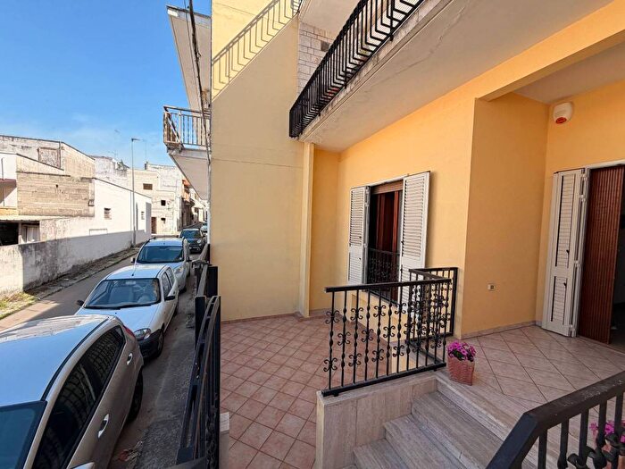 Appartamento con 5 locali in affitto in Via F A Core, Centro, Galatone