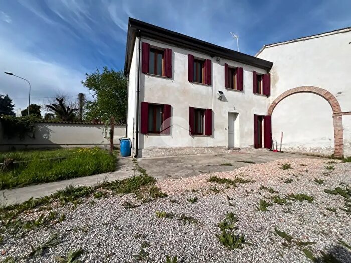 Casa con 5 locali in vendita in Via Giuseppe Garibaldi, Vigonovo