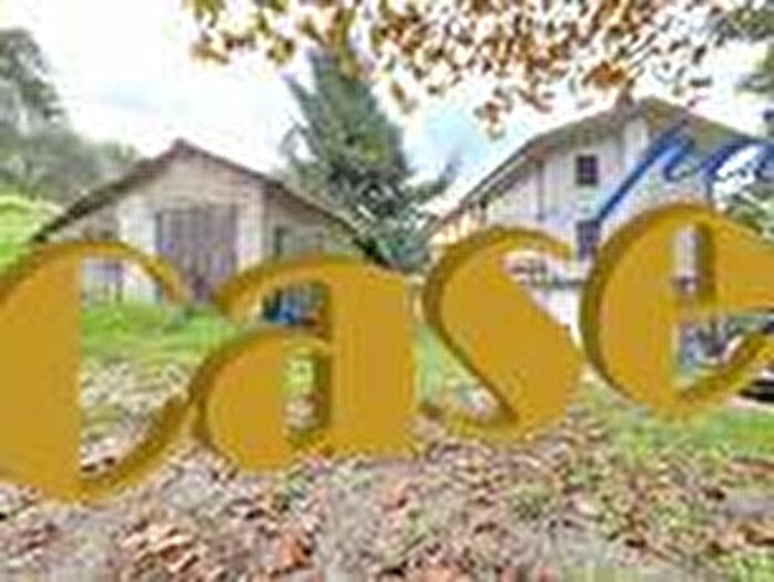 Casa con 12 locali in vendita in Camaiore