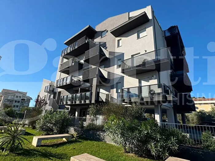 Appartamento quadrilocale in vendita in Via Ricci, Tortoreto