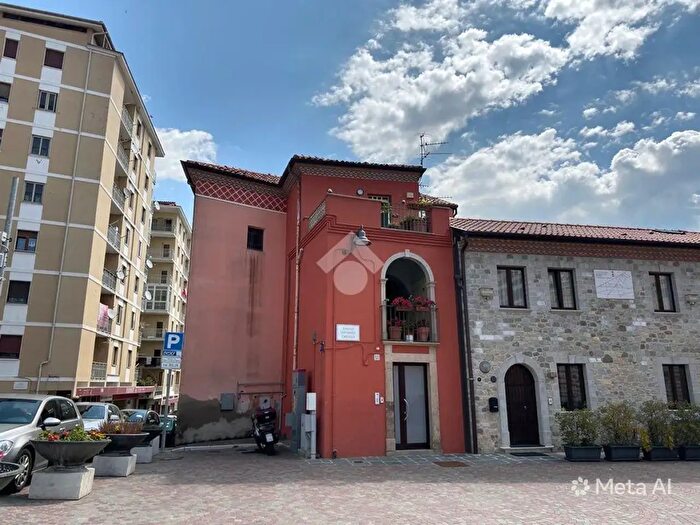 Appartamento con 5 locali in vendita in Largo Famiglia Isabelli, Potenza