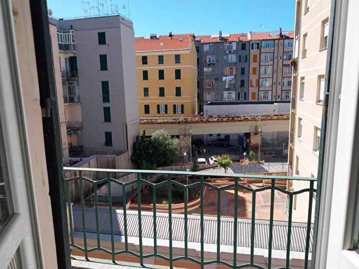 Appartamento quadrilocale in affitto in Centro Storico, Savona