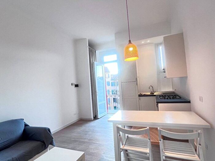 Appartamento bilocale in affitto in Via Correggio, Amendola Buonarroti, Milano