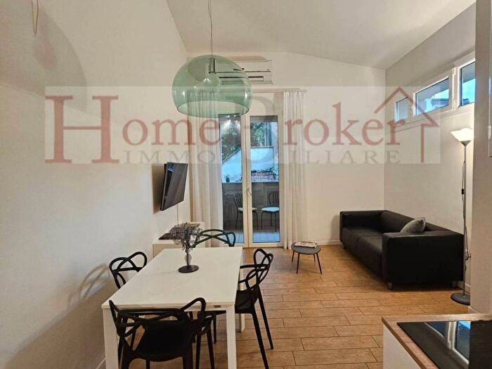 Appartamento trilocale in affitto in Viale Belfiore, Porta al Prato San Jacopino, Firenze