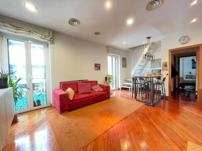 Appartamento quadrilocale in vendita in Via Arnaldo da Brescia, Milano