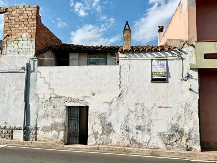 Casa quadrilocale in vendita in Via Nazionale, Villaputzu