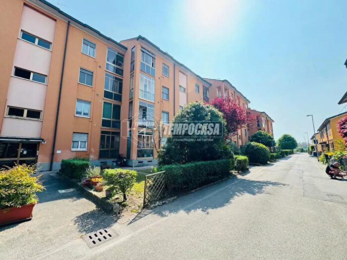 Appartamento trilocale in vendita in Via Ugo Brunetti, Lodi