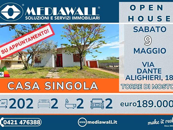 Casa con 9 locali in vendita in Via Dante Alighieri, Torre Di Mosto