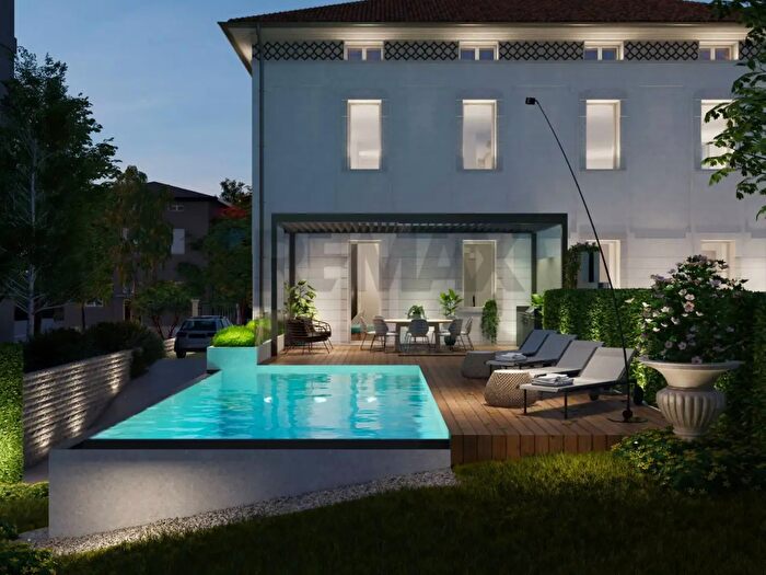 Casa con 7 locali in vendita in Verona