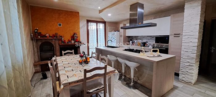 Casa con 7 locali in vendita in Montegridolfo