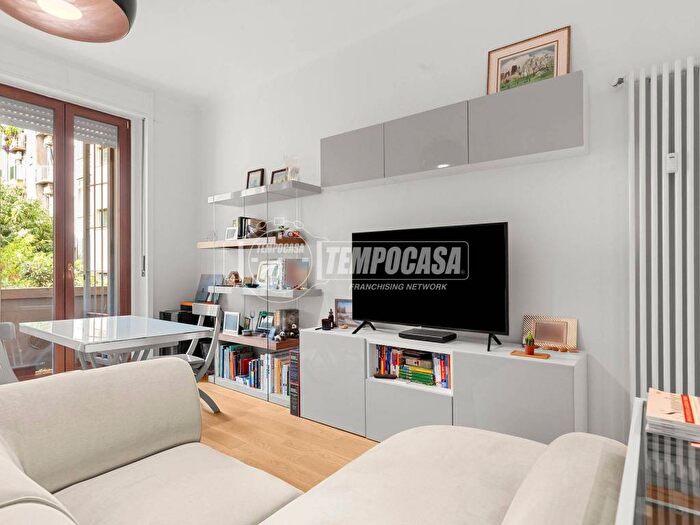 Appartamento trilocale in vendita in Via Buschi, Città Studi, Milano