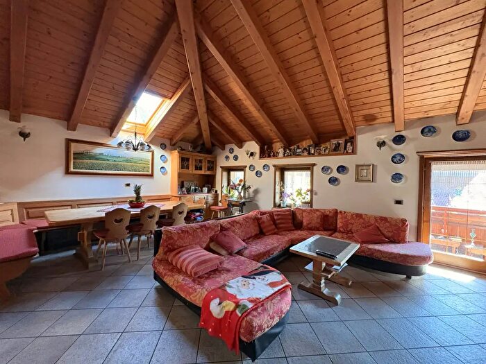Appartamento con 5 locali in vendita in Borgo Villanuova, Vigo Di Cadore