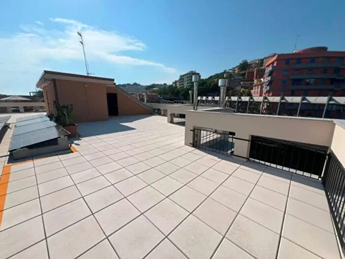 Appartamento quadrilocale in vendita in Via Sant'Alberto, Genova