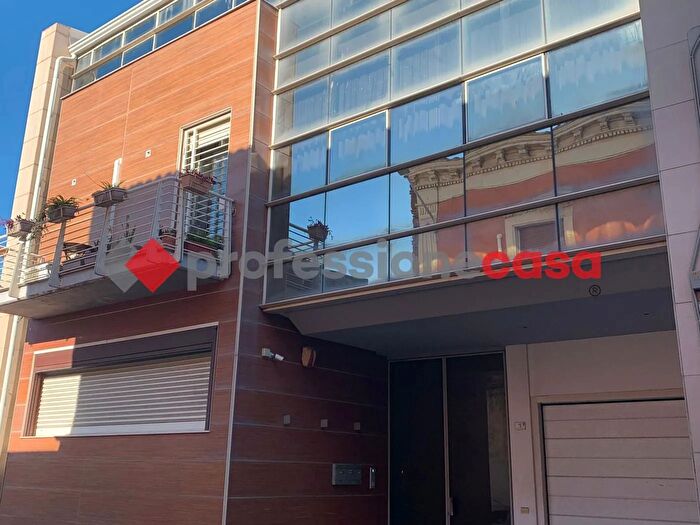 Appartamento trilocale in vendita in Via Ruggero Leoncavallo, Catania