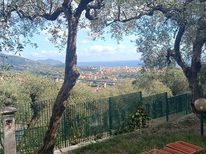 Appartamento trilocale in affitto in Ri Alto, Chiavari