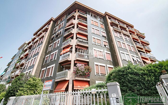 Appartamento trilocale in vendita in Via Vittorio Veneto, Sesto San Giovanni