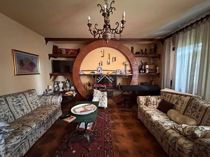 Casa con 13 locali in vendita in Via GPastore, Citta' Di Castello