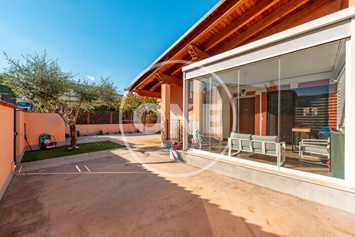 Casa con 5 locali in vendita in Via Miglianico, Roma