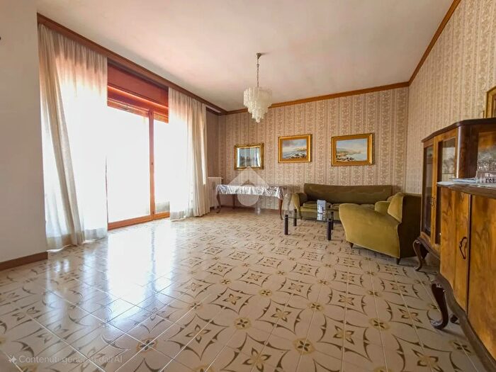 Appartamento con 7 locali in vendita in Via delle Cisterne, Manfredonia