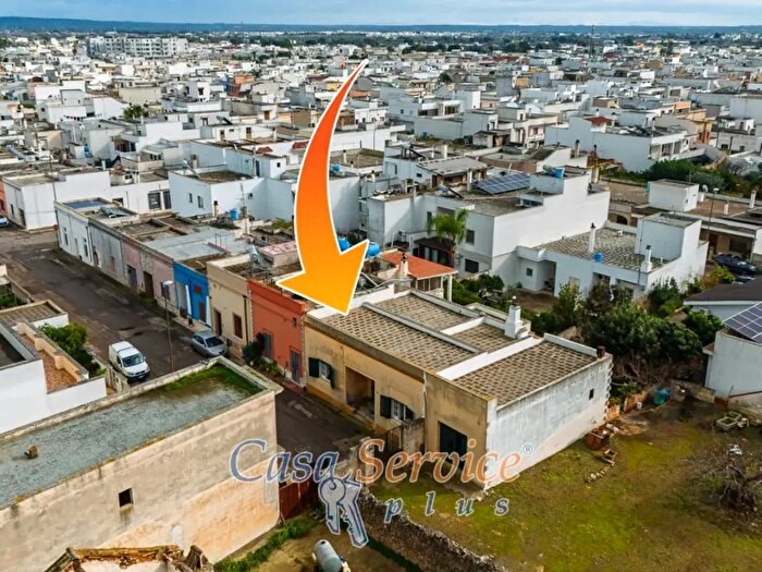 Casa quadrilocale in vendita in Via Costa, Taviano