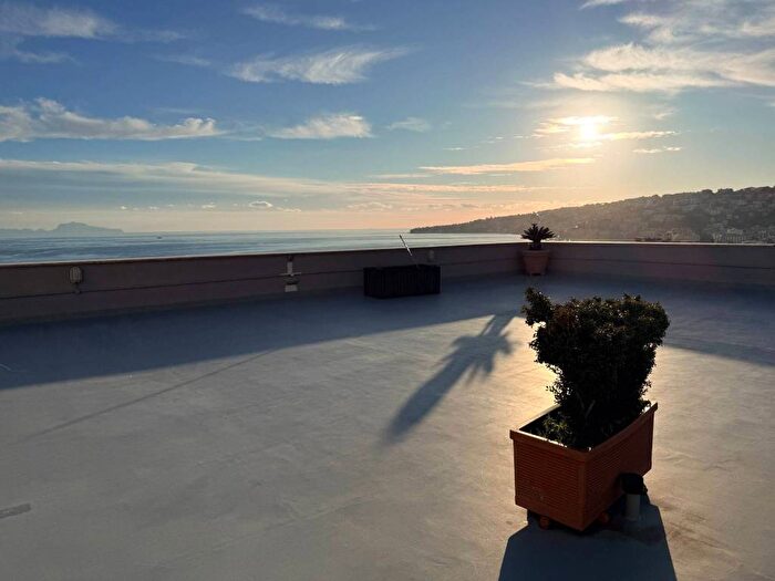 Casa bilocale in affitto in Rampe Brancaccio, Chiaia, Napoli