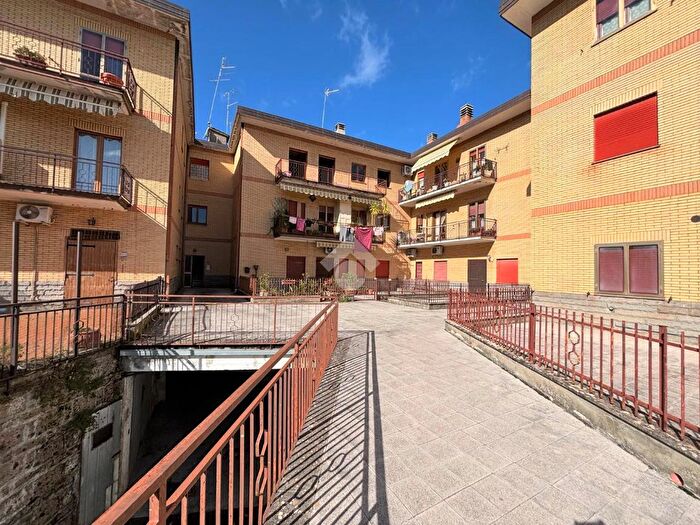 Appartamento quadrilocale in vendita in Via Roma, Grotte Di Castro