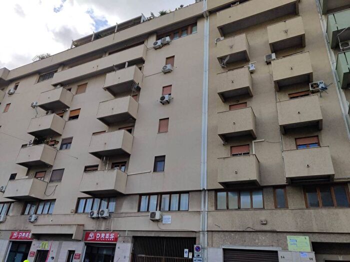 Appartamento bilocale in affitto in Via Sampolo, Libertà Villabianca, Palermo