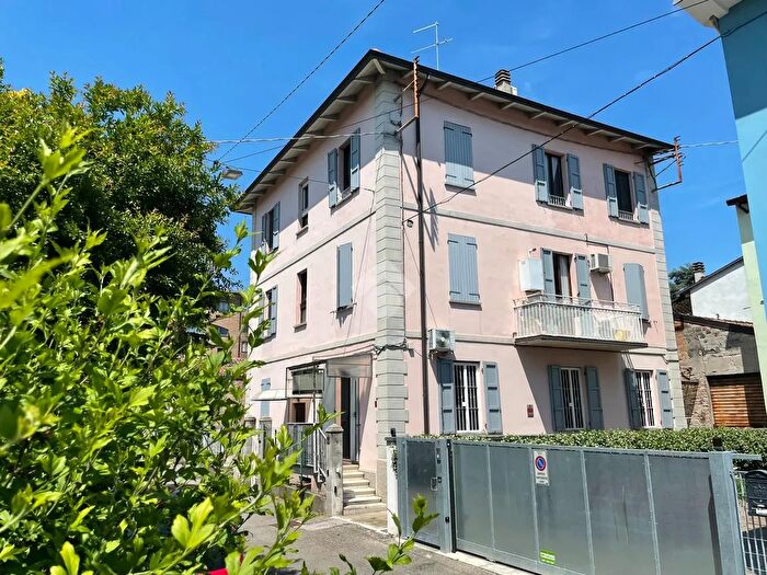 Appartamento trilocale in vendita in Via Aosta, Parma