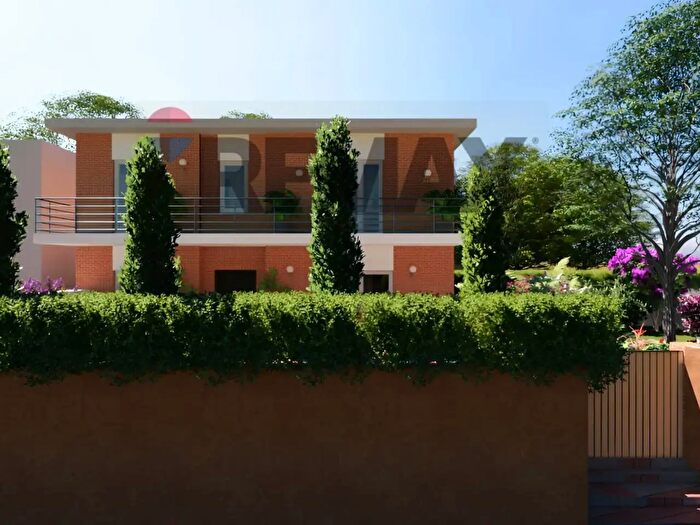 Appartamento trilocale in vendita in Via delle Tamerici, Anzio