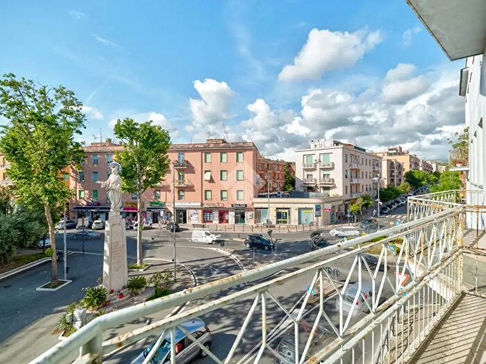 Appartamento con 10 locali in vendita in Viale Guido Baccelli, Civitavecchia