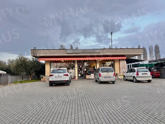 Appartamento con 5 locali in vendita in Via Ravennate, Cesena