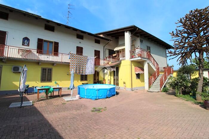 Casa con 7 locali in vendita in Corso Vercelli, Santhia