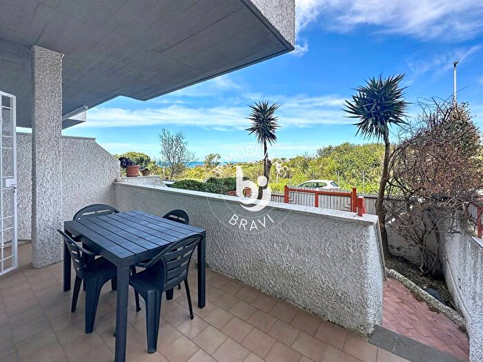 Appartamento quadrilocale in affitto in Via Giulio Cesare, Centro, Santa Marinella