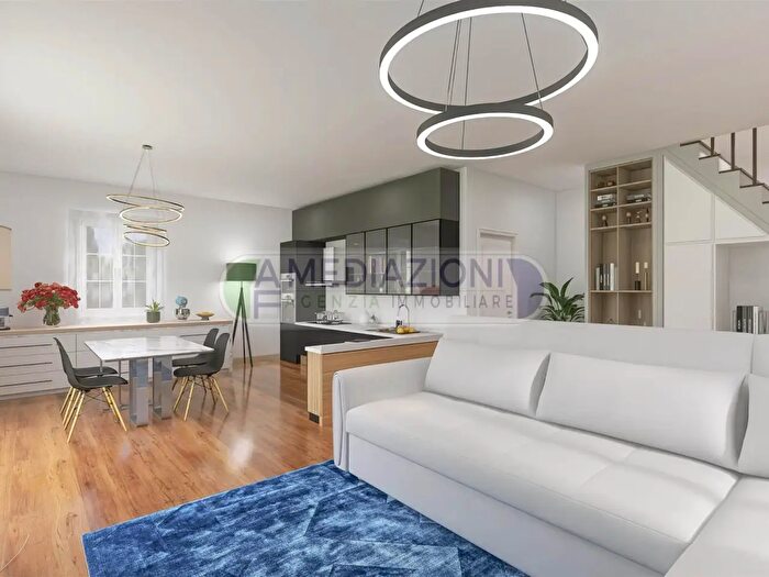 Appartamento con 6 locali in vendita in Via VIII Marzo, Camponogara