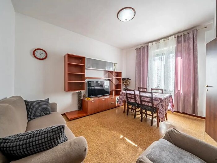 Appartamento trilocale in vendita in Via Pastrengo, Reggio Emilia