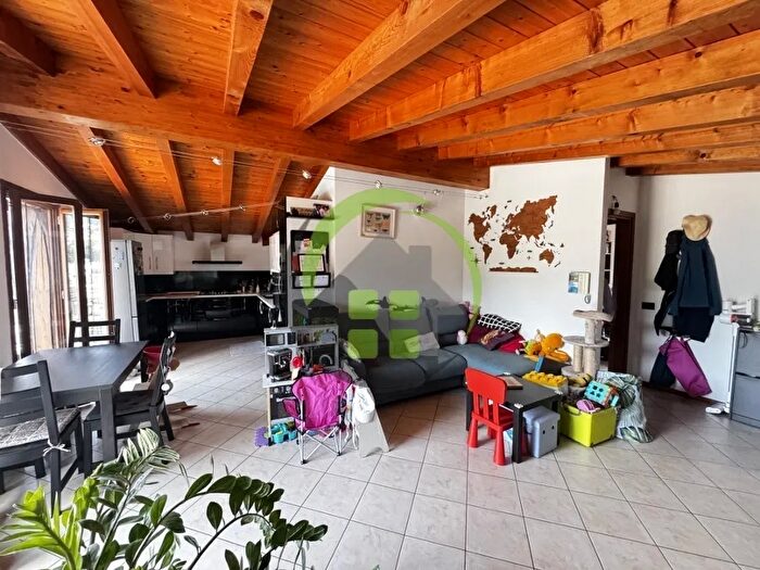 Casa bilocale in vendita in Cazzano SantAndrea