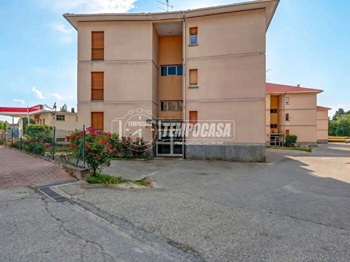 Appartamento trilocale in vendita in Via Santa Cristinetta, Borgomanero