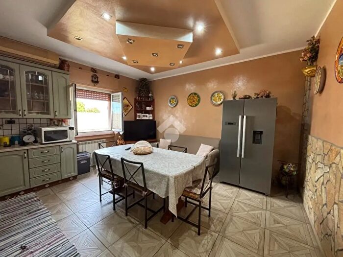 Appartamento trilocale in vendita in Via Alessandro Volta, Osio Sopra