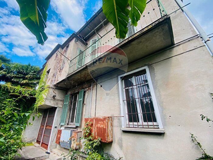 Casa con 6 locali in vendita in Via Isonzo, Verbania